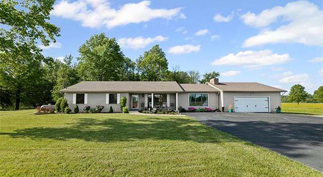 Photo of 8110 Wolf Rd, Alton, IL 62002