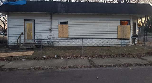 Photo of 2414 NE Monroe St, Peoria, IL 61603