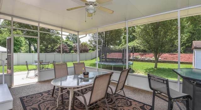 Photo of 2862 Cathedral Dr, Saint Louis, MO 63129