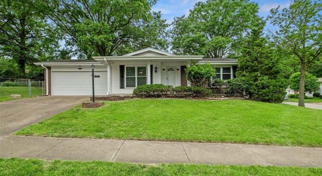 Photo of 2453 Wesglen Estates Dr, Maryland Heights, MO 63043
