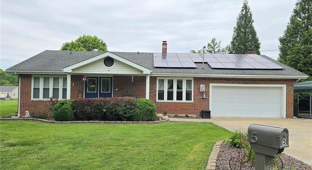 Photo of 5 Yount Dr, Hillsboro, IL 62049