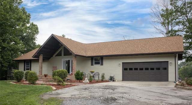 Photo of 3448 Levee Rd, Centralia, IL 62801