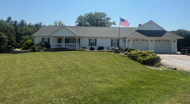 Photo of 822 Hanley St, Ramsey, IL 62080