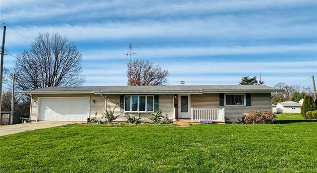 Photo of 2014 Vandalia St, Hillsboro, IL 62049