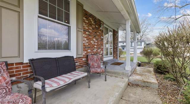 Photo of 2 Canterbury Dr, St Peters, MO 63376