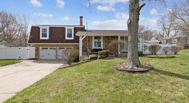 Photo of 2 Canterbury Dr, St Peters, MO 63376