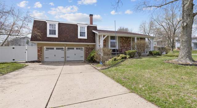 Photo of 2 Canterbury Dr, St Peters, MO 63376