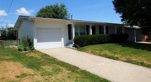 Photo of 2045 Splendor Dr, Florissant, MO 63031