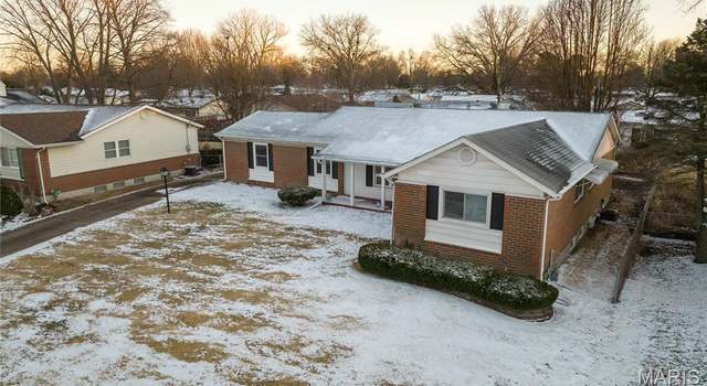 Photo of 2480 Cambridge Dr, Florissant, MO 63033
