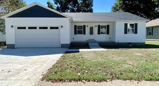 Photo of 317 E Cypress St, Charleston, MO 63834
