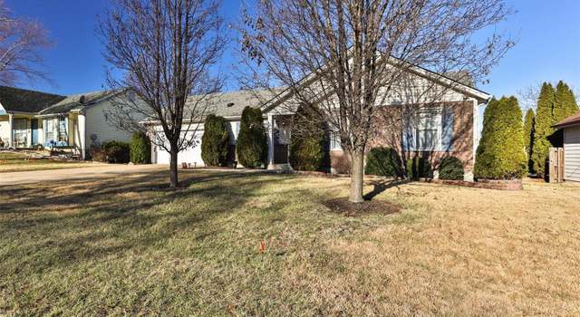 Photo of 1211 Cloverbrook Dr, St Charles, MO 63304