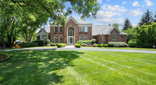 Photo of 45 Ballas Ct, Town And Country, MO 63131