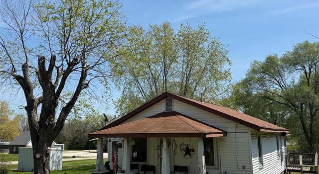 Photo of 202 Clay St, Iberia, MO 65486