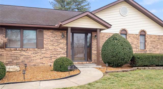 Photo of 21 Three Wood Dr, Belleville, IL 62220