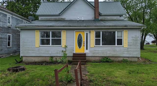 Photo of 26 E 1st St, Addieville, IL 62214