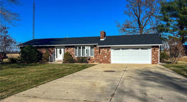 Photo of 2 Orchard Ave, Sandoval, IL 62882
