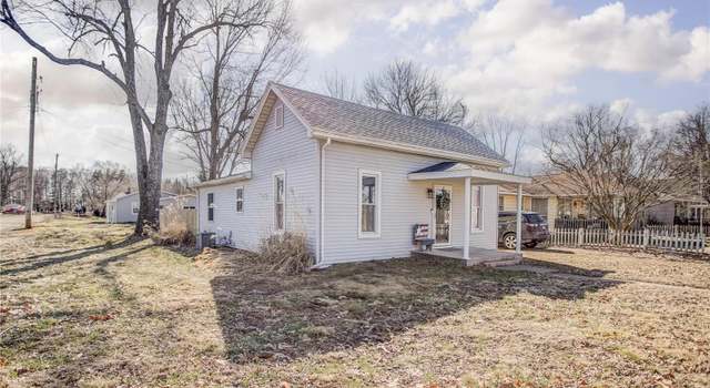 Photo of 701 Main St S, Pleasant Hill, IL 62366