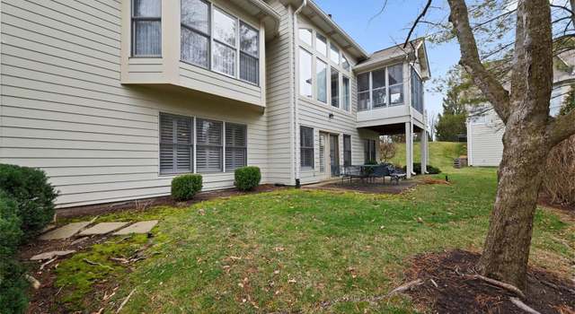 Photo of 1 Picardy Hill Dr, Chesterfield, MO 63017
