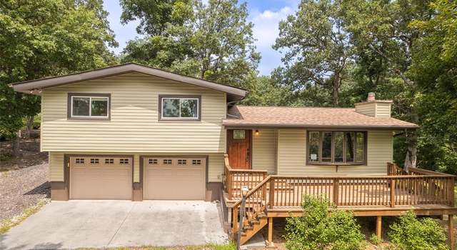 Photo of 379 Somerset Dr, Villa Ridge, MO 63089