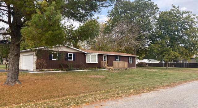 Photo of 330 W Mitchell St, Witt, IL 62094
