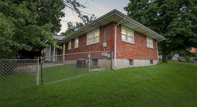 Photo of 1001 Hillcrest Pl, St Charles, MO 63301