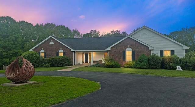Photo of 2 Carrico Oaks Ct, Florissant, MO 63034