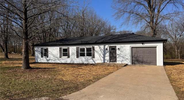Photo of 83 Lakeview Dr, Elsberry, MO 63343