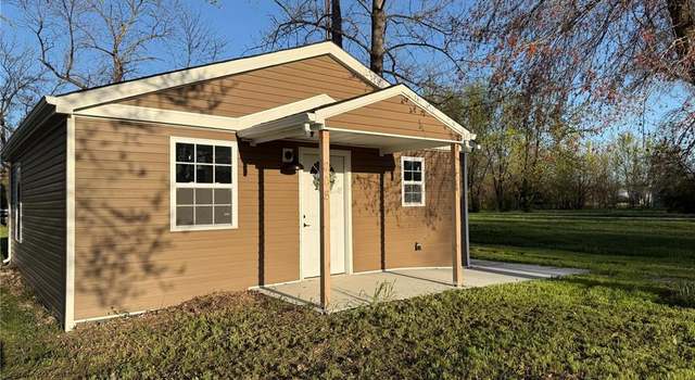 Photo of 208 S Elm St, Bellflower, MO 63333