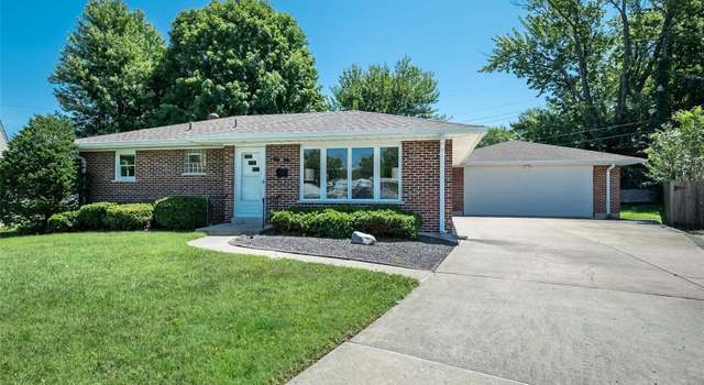 Photo of 30 Clark Ct, St Charles, MO 63301
