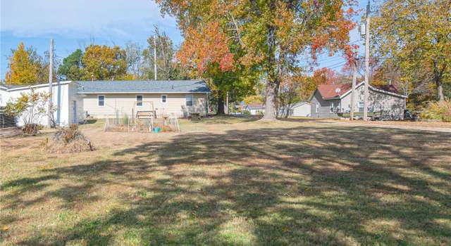 Photo of 802 W Washington St, St James, MO 65559