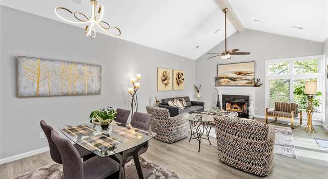 Photo of 1620 Lake Knoll Dr Unit 1I, Lake Saint Louis, MO 63367