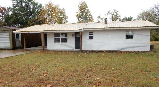 Photo of 305 W Becky St, Clarkton, MO 63837
