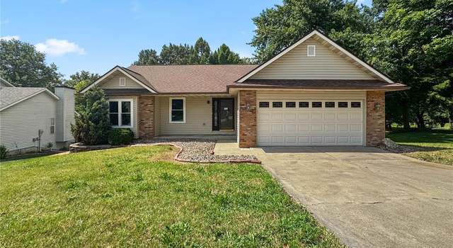 Photo of 20 Englewood Dr, Glen Carbon, IL 62034