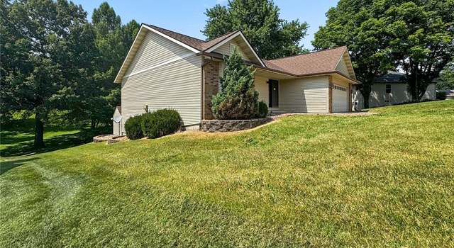 Photo of 20 Englewood Dr, Glen Carbon, IL 62034