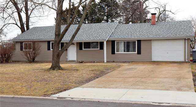 Photo of 504 Saint Christopher Dr, O'fallon, MO 63366