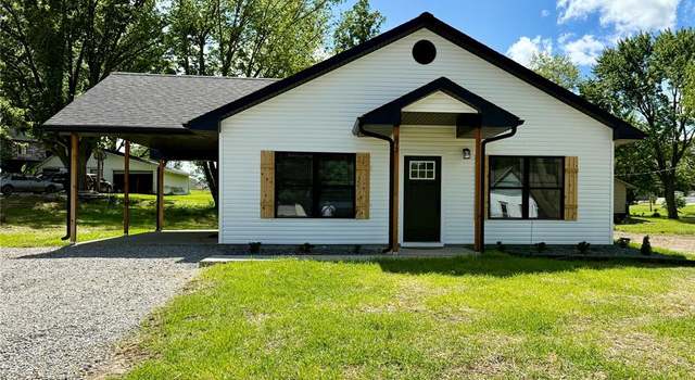 Photo of 812 Main St, New London, MO 63459