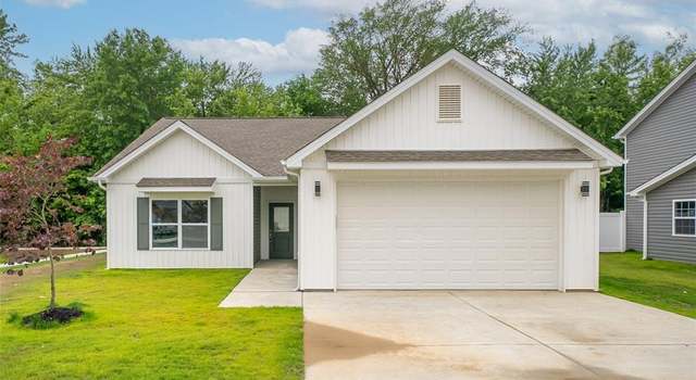 Photo of 106 Jimmy H Dr, Jonesburg, MO 63351