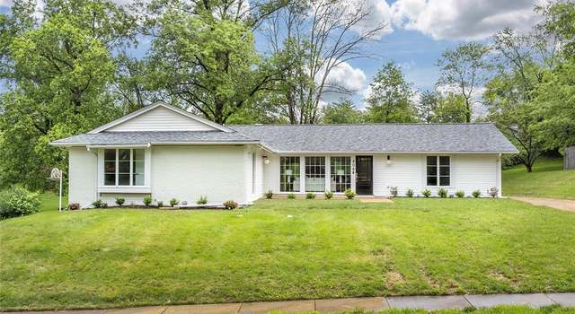 Photo of 406 Brooktree Dr, Ballwin, MO 63011