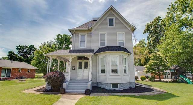 Photo of 404 W Arch St, Jerseyville, IL 62052
