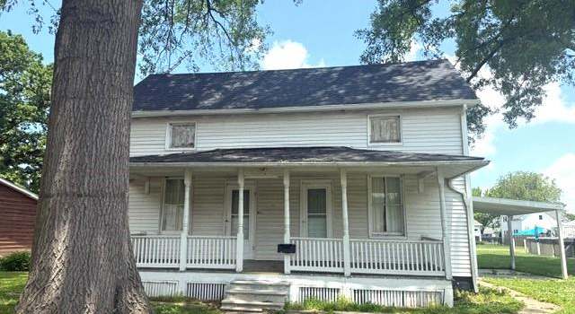 Photo of 929 N 5th St, Breese, IL 62230
