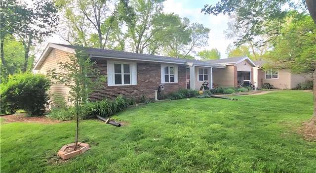 Photo of 2 Hyannis Ct, St Charles, MO 63301