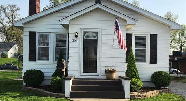 Photo of 302 E Water, Pinckneyville, IL 62274