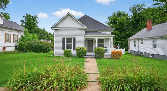 Photo of 410 N 4th St, Elsberry, MO 63343