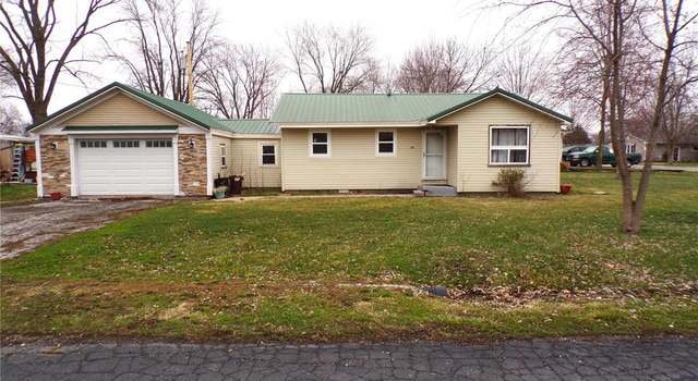 Photo of 904 N Walnut St N, Vandalia, MO 63382
