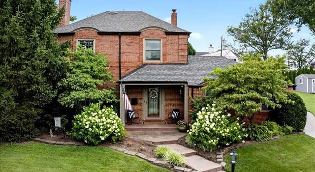 Photo of 42 Hanley Downs, Saint Louis, MO 63117