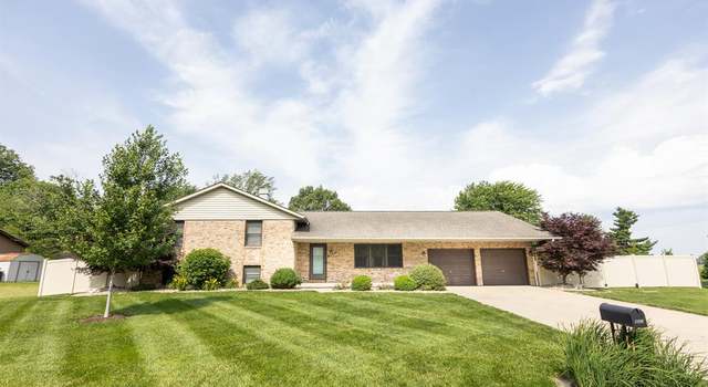 Photo of 823 N 1st St, Mascoutah, IL 62258