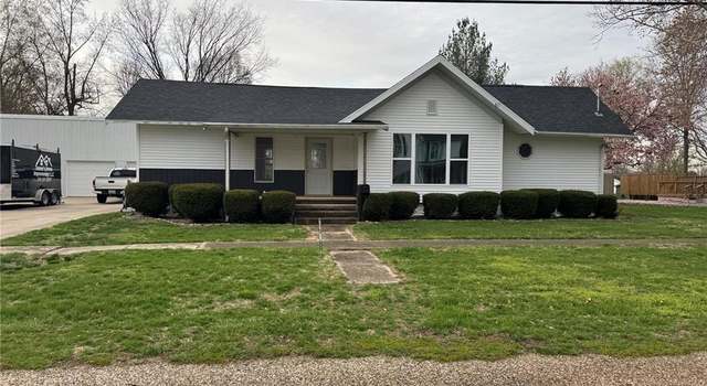 Photo of 155 E Brown St, Waverly, IL 62692