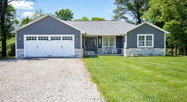 Photo of 20083 Southview Dr, Carlyle, IL 62231