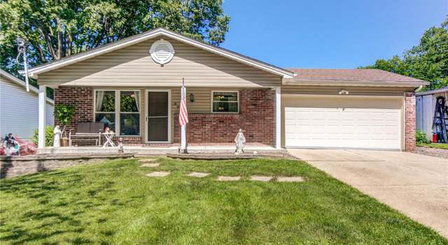 Photo of 325 Lindy Blvd, Ballwin, MO 63021