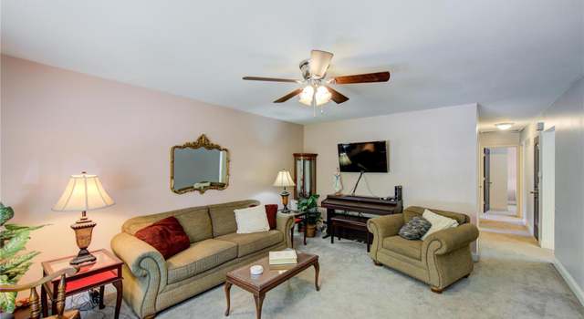 Photo of 325 Lindy Blvd, Ballwin, MO 63021